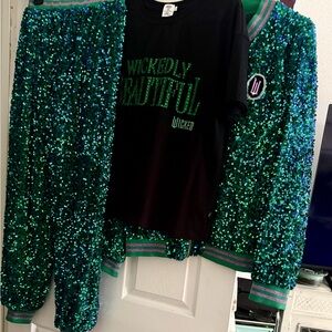 Lola + The Boys Label “Wickedly Beautiful” 3-piece set Fits a woman’s L